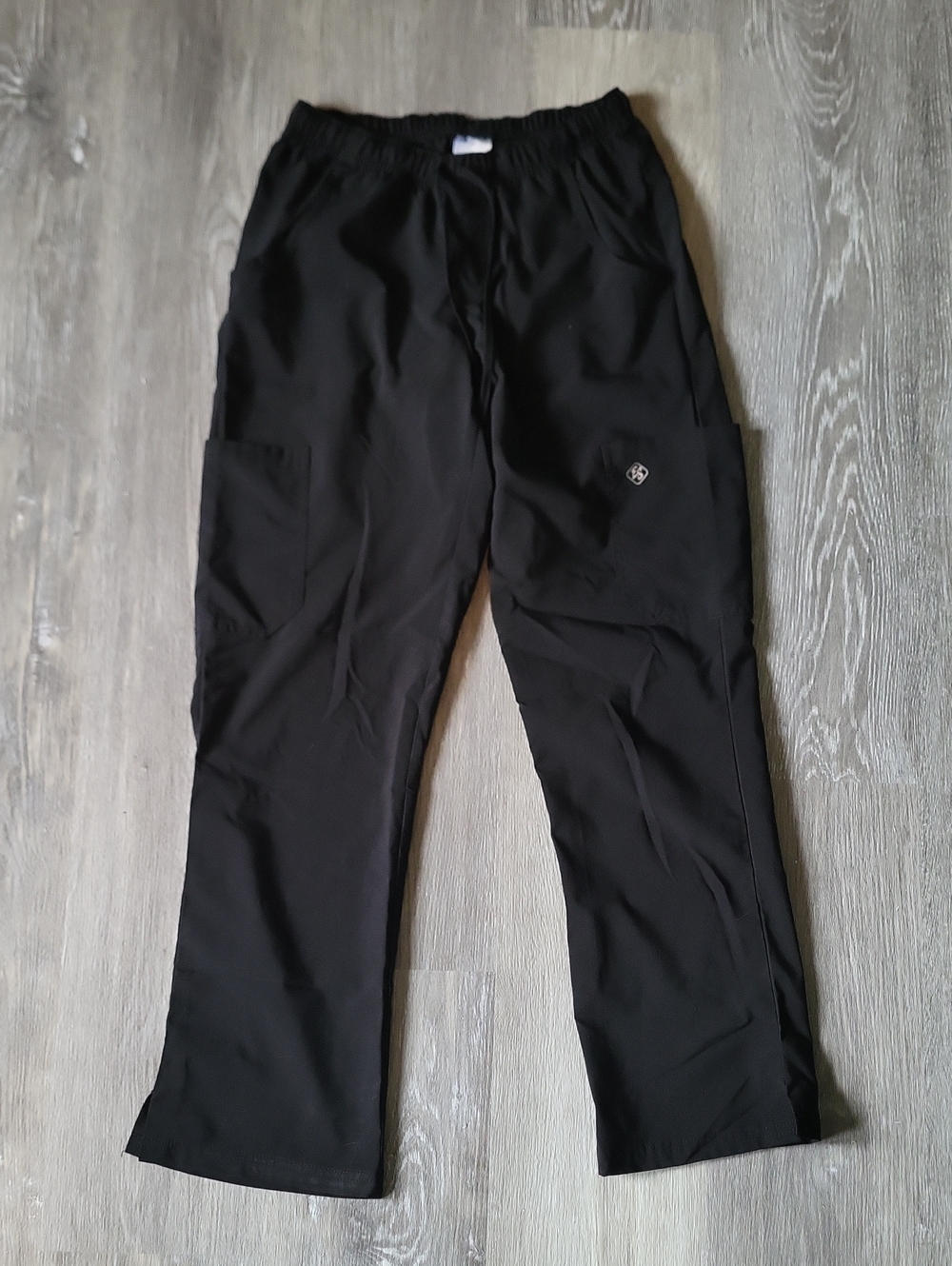 Women's Straight-Leg Elastic-Waist Scrub Pants in Black